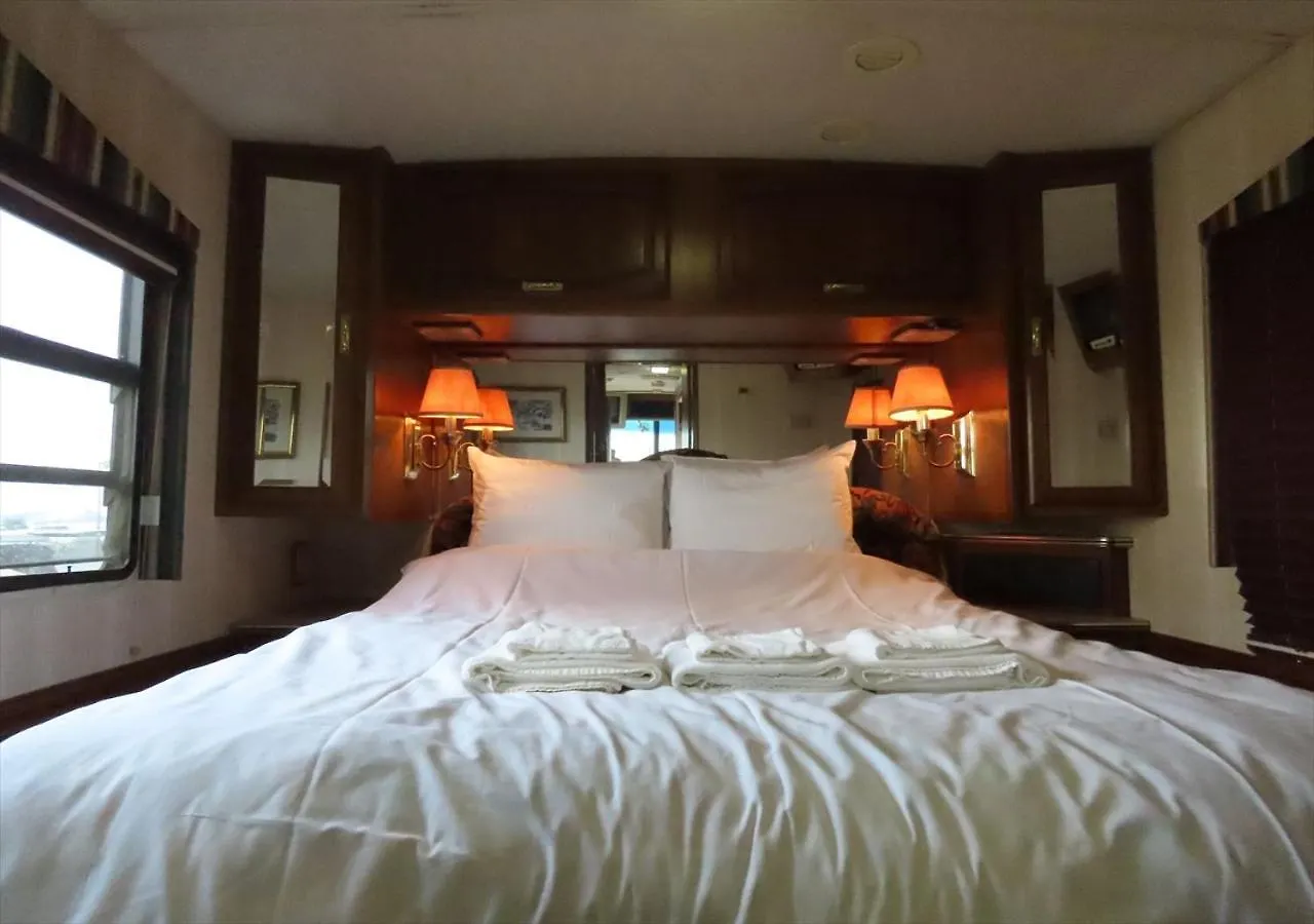 **  Hotel Osaka Hokko Marina Hull Japón